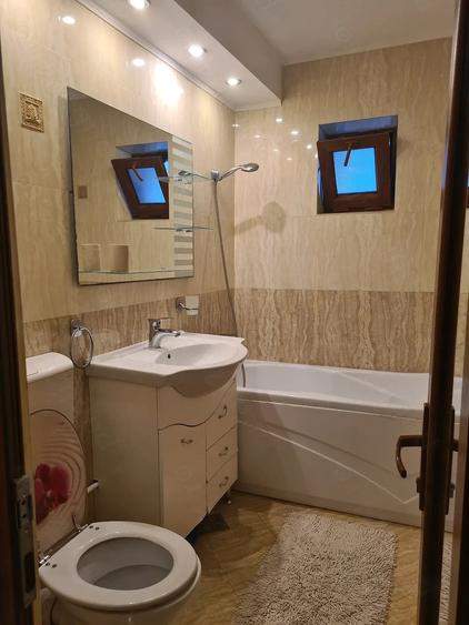 Apartament cu 3 camere decomandat în C5
