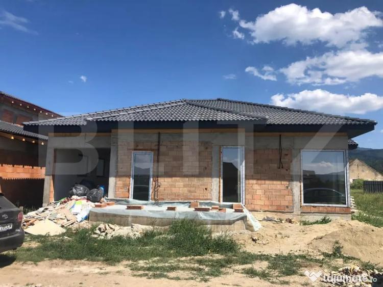 Casă cu 3 camere cu Teren 610 Mp în Cristian