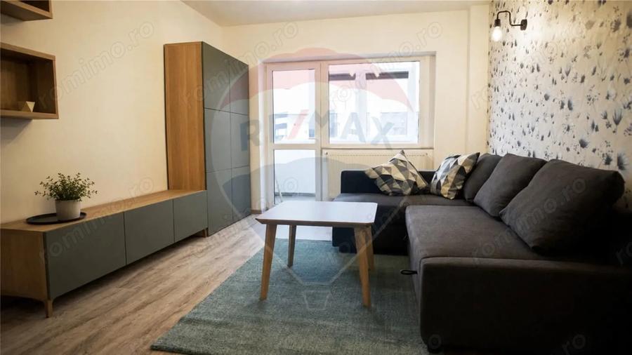 Apartament cu 3 camere decomandat, mobilat în Palat
