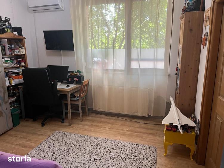 Apartament cu 3 camere decomandat în Dămăroaia