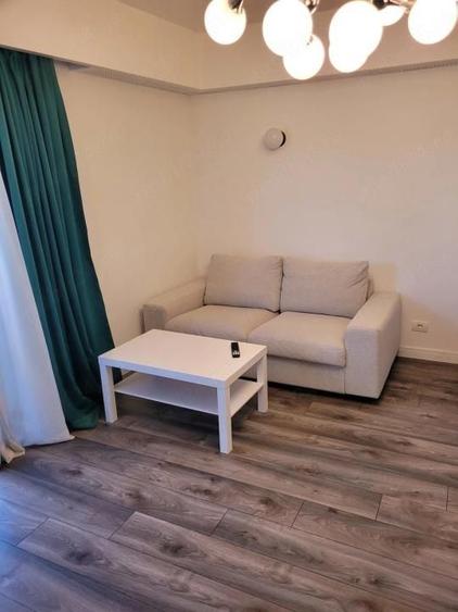 Apartament cu 3 camere semidecomandat, mobilat în Băneasa — fotografia 1