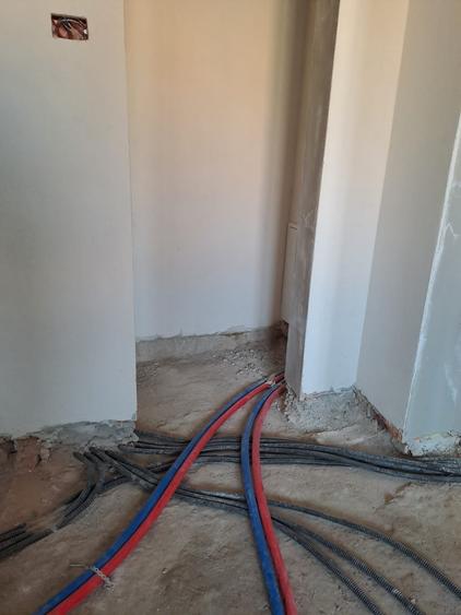 Apartament cu 3 camere semidecomandat în Central