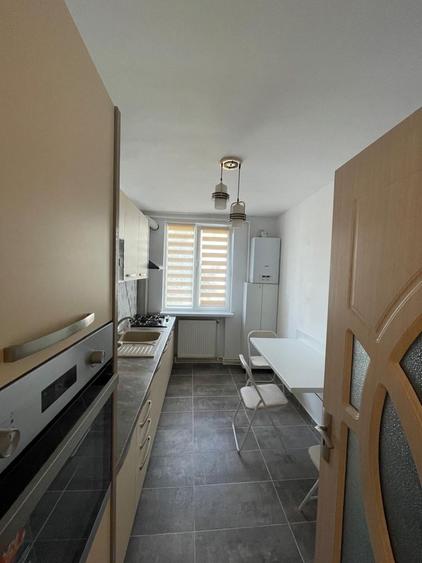Apartament cu 2 camere decomandat în Precista