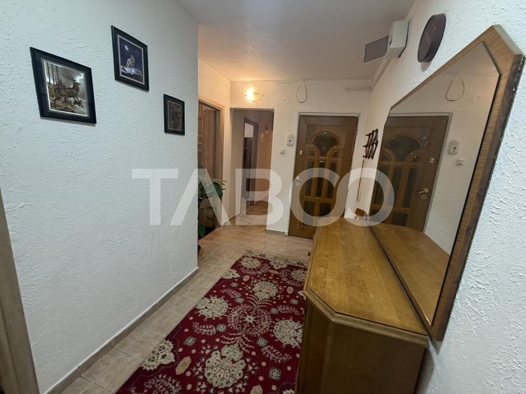 Apartament cu 3 camere decomandat, mobilat în Făgăraș