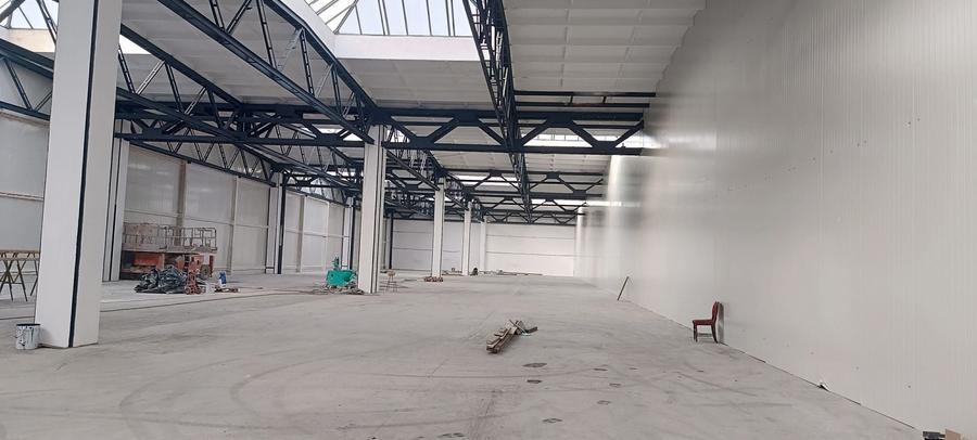 Spațiu industrial, de 2,600 mp, în Astra
