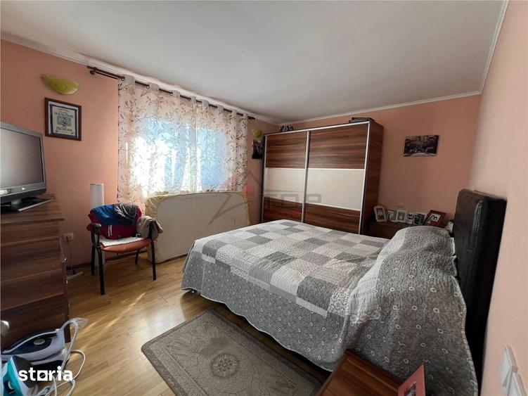 Casă cu 4 camere cu Teren 684 Mp în Dumești