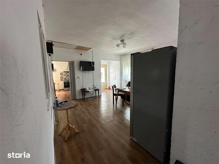 Casă cu 3 camere cu Teren 1438 Mp în Central