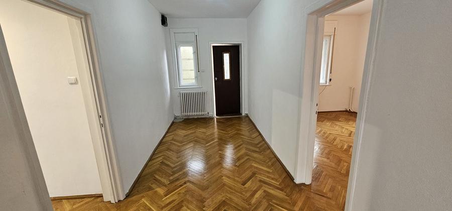 Apartament cu 3 camere decomandat în Iosefin