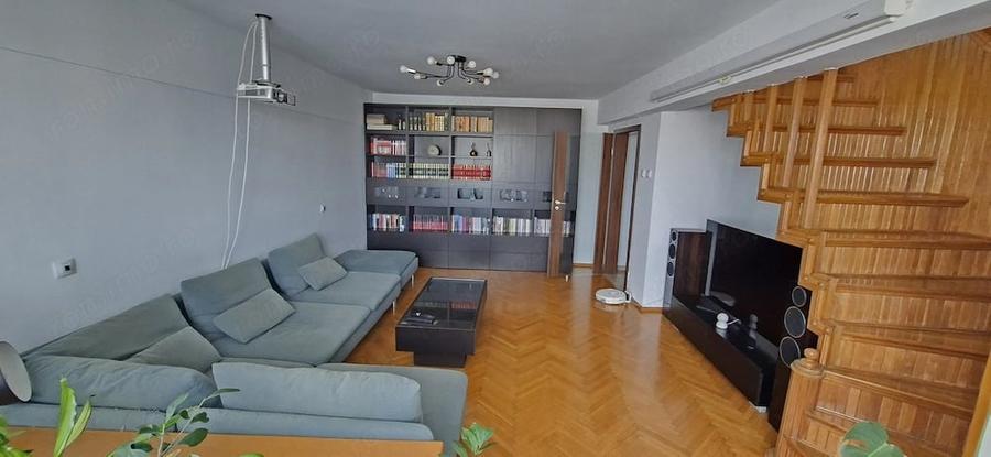 Apartament cu 4 camere decomandat în Olimpia-Stadion