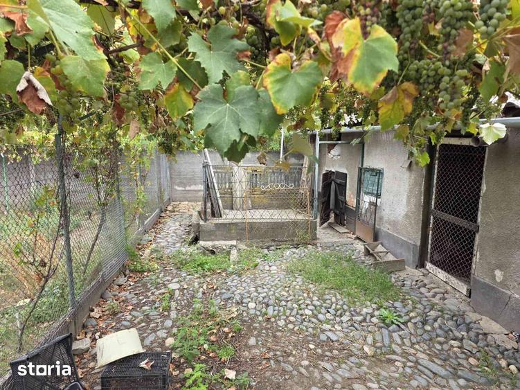 Casă cu 4 camere decomandat cu Teren 700 Mp în Central