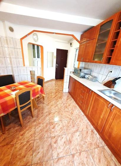 Apartament cu 2 camere decomandat în Astra