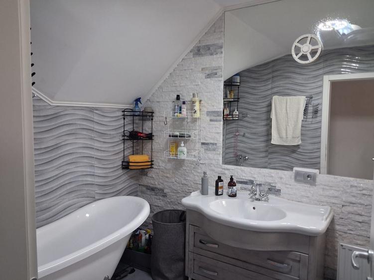 Duplex cu 3 camere cu Canalizare în Semicentral
