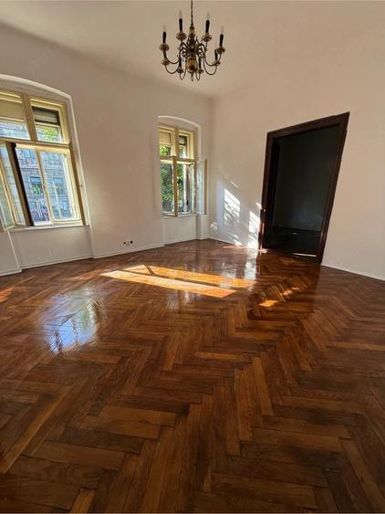 Apartament cu 2 camere nedecomandat în Sinaia