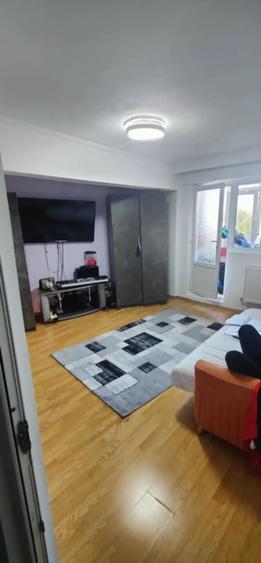 Apartament cu 2 camere decomandat în