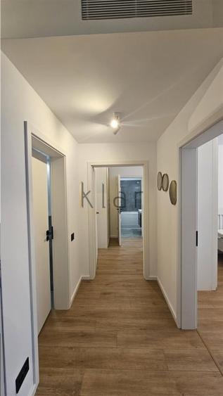 Apartament cu 3 camere semidecomandat, mobilat în Semicentral