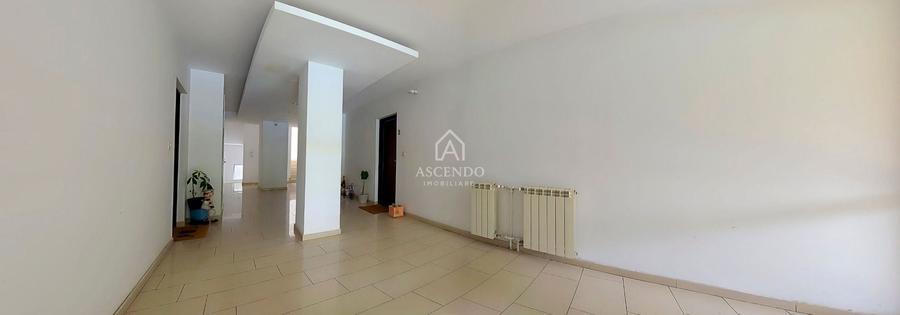 Apartament cu 5 camere decomandat, mobilat în Nord-Vest