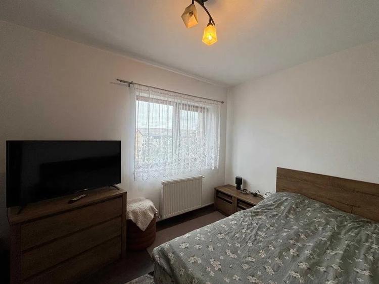 Apartament cu 3 camere decomandat, mobilat în Florești