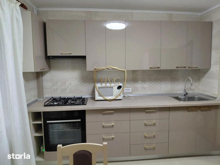 Apartament cu 3 camere decomandat, mobilat în Nerva Traian