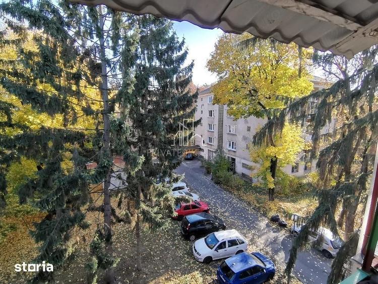 Apartament cu 2 camere semidecomandat în 22 Decembrie 1989