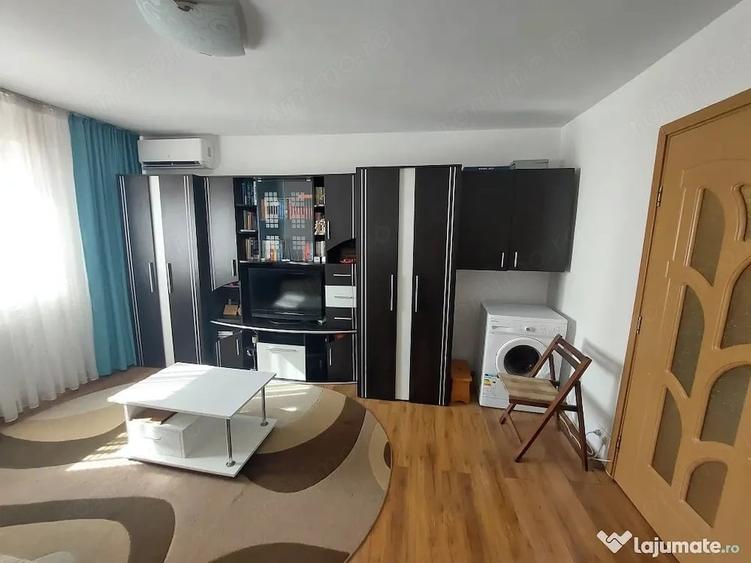 Garsonieră decomandată în Buziașului
