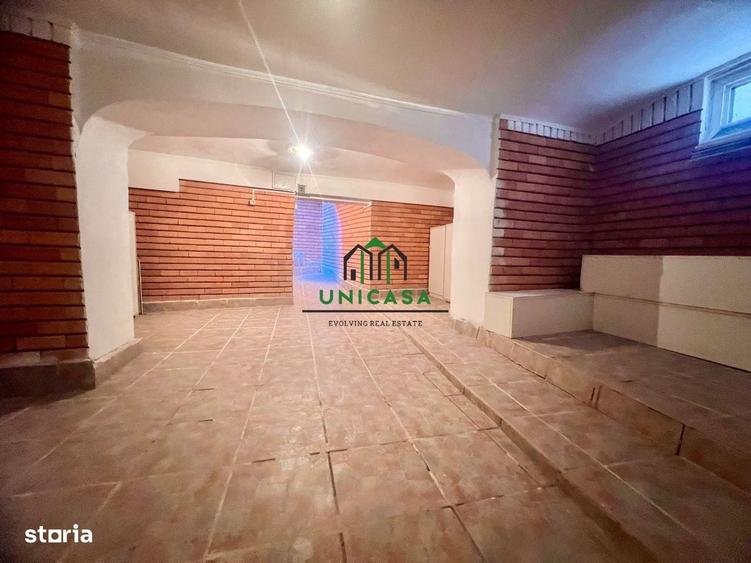 Casă cu 4 camere în Poenari