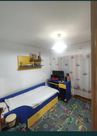 Apartament cu 4 camere decomandat în Ultracentral