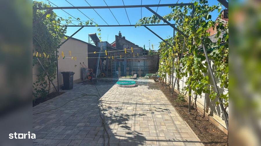 Casă cu 5 camere cu Teren 40 Mp în Central