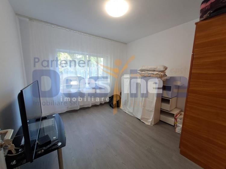 Apartament cu 3 camere decomandat, mobilat în Mircea cel Bătrân