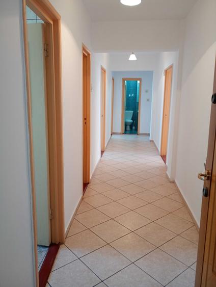 Apartament cu 4 camere decomandat în Ultracentral