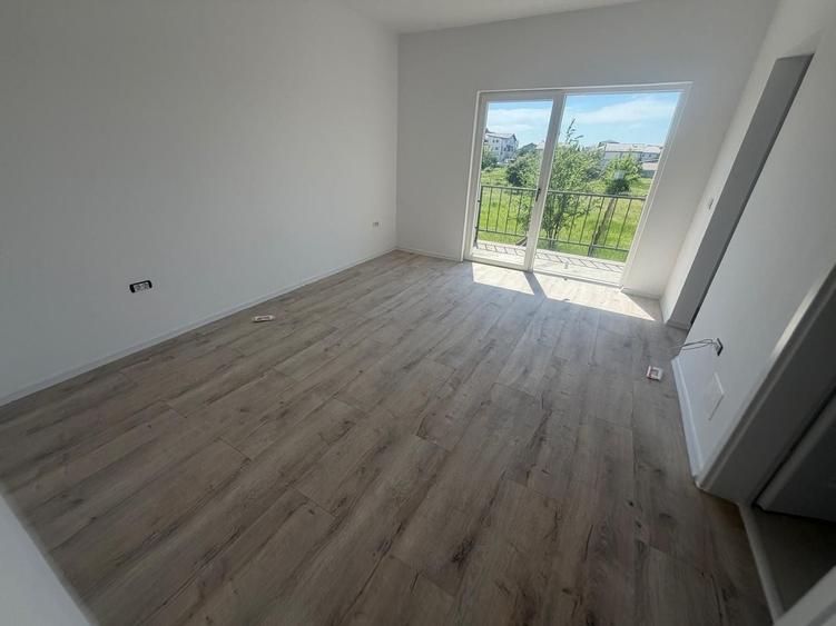 Duplex cu 5 camere cu Canalizare în Central
