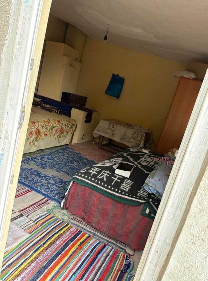 Casă cu 4 camere cu Teren 2000 Mp în Prundu