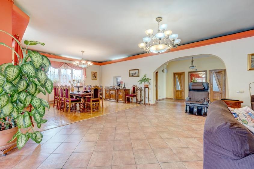 Casă cu 6 camere cu Teren 1576 Mp în Fundeni