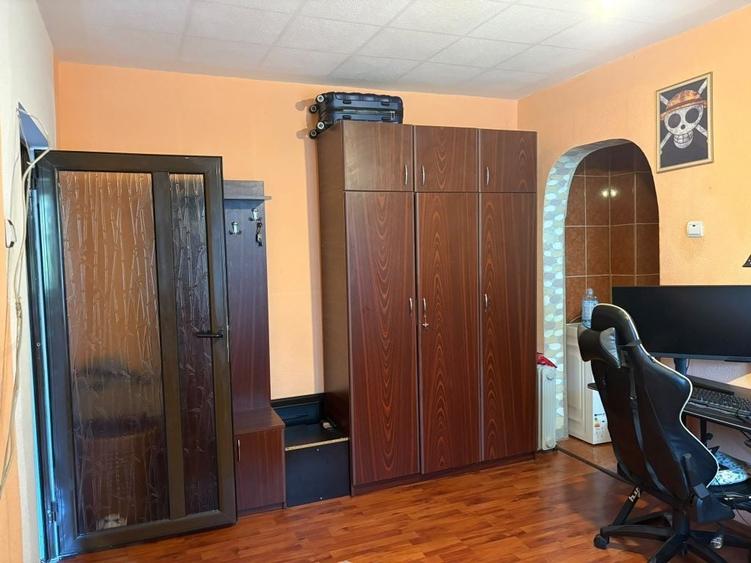 Apartament cu 2 camere decomandat în Trivale