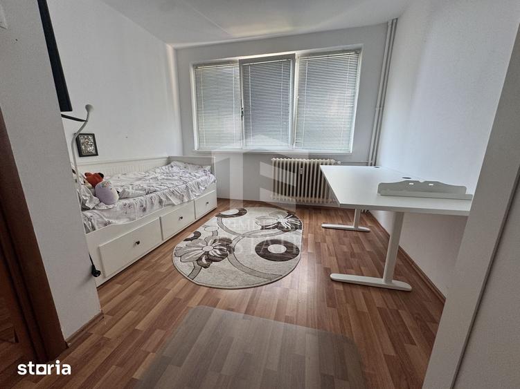 Apartament cu 3 camere semidecomandat în Tei