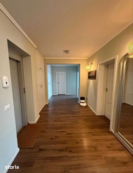 Apartament cu 3 camere, mobilat în Sud