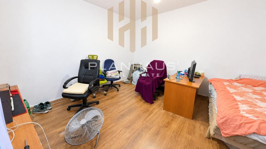 Casă cu 4 camere cu Garaj în Central