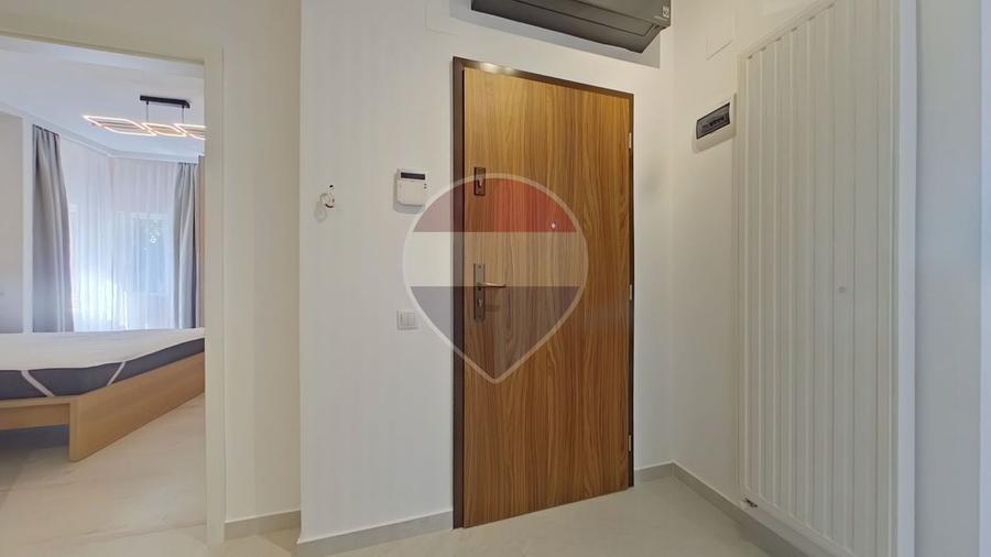 Apartament cu 3 camere semidecomandat, mobilat în Europa