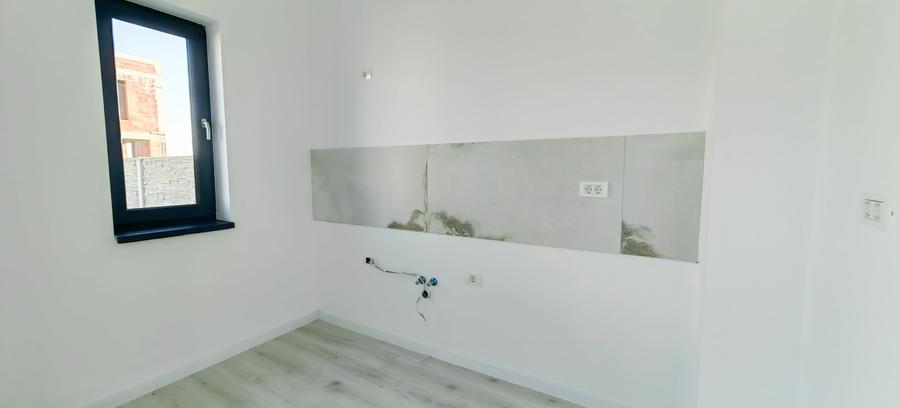 Duplex cu 5 camere cu Canalizare în Mehala