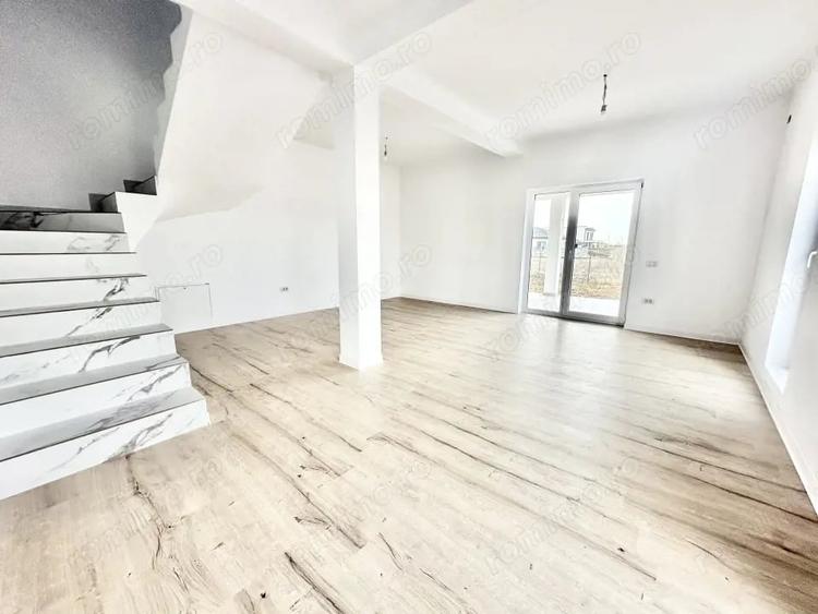 Casă cu 3 camere cu Teren 255 Mp în Moșnița Veche