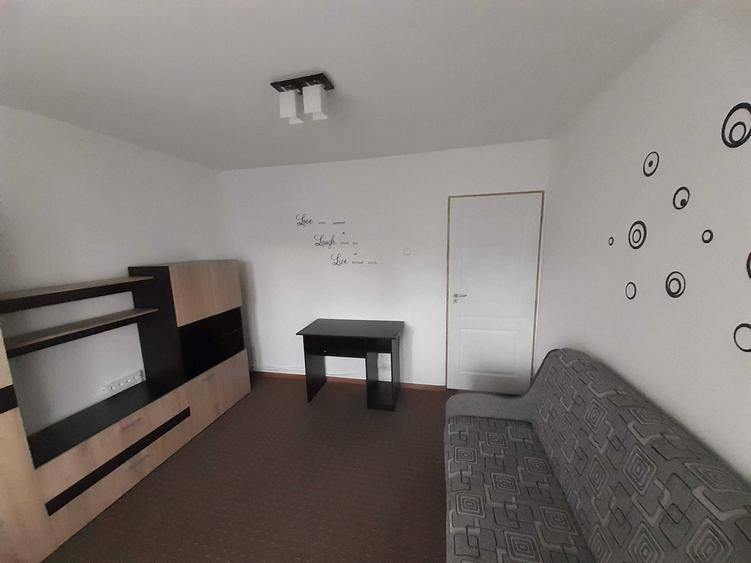 Apartament cu 2 camere decomandat în Zorilor
