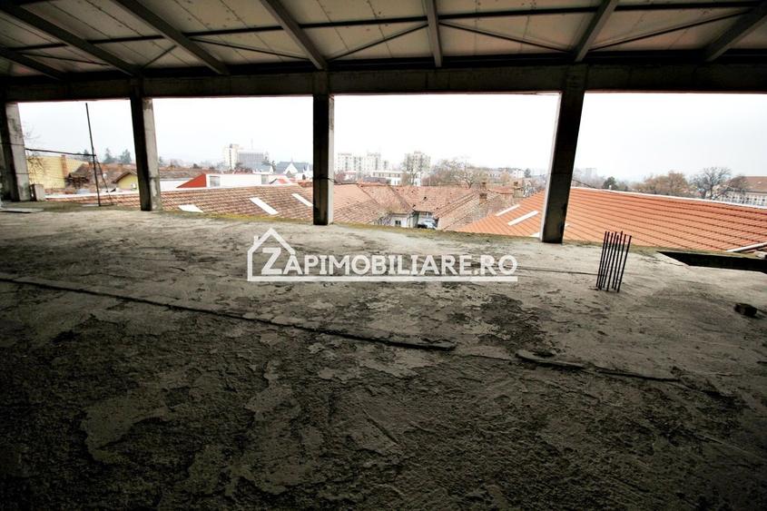 Birou, de 2,250 mp, în 7 Noiembrie