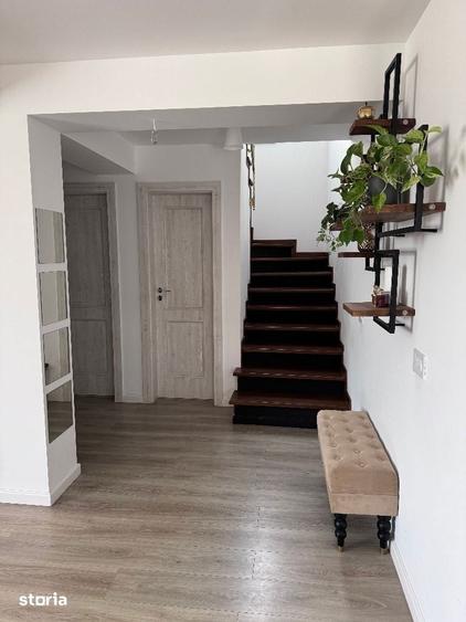 Casă cu 4 camere cu Teren 1000 Mp în Central