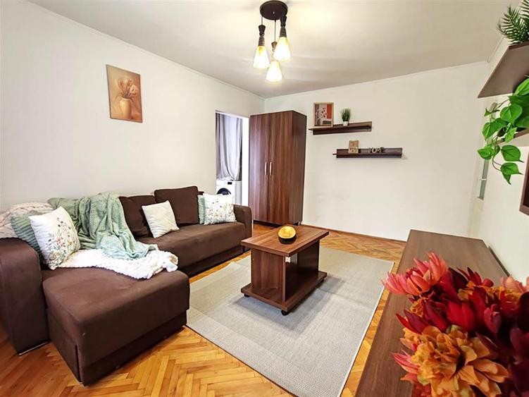 Apartament cu 2 camere semidecomandat, mobilat în Scriitorilor