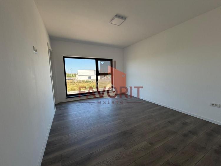 Duplex cu 4 camere cu Canalizare în Săcălaz