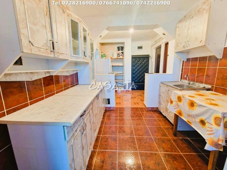 Apartament cu 2 camere decomandat, mobilat în Central