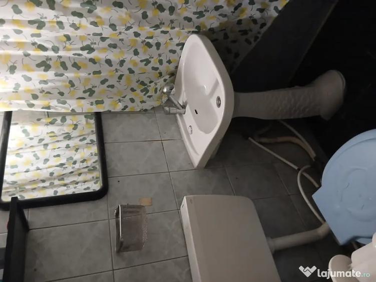 Apartament cu 3 camere decomandat în Nerva Traian