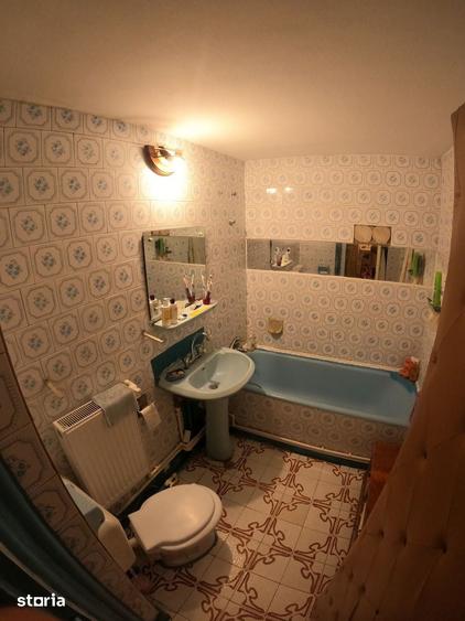 Apartament cu 4 camere decomandat în Central