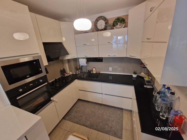 Apartament cu 3 camere decomandat în Timpuri Noi