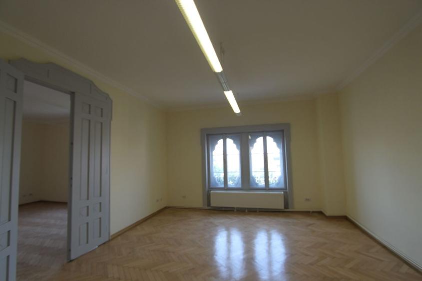 Birou, de 180 mp, în Ultracentral