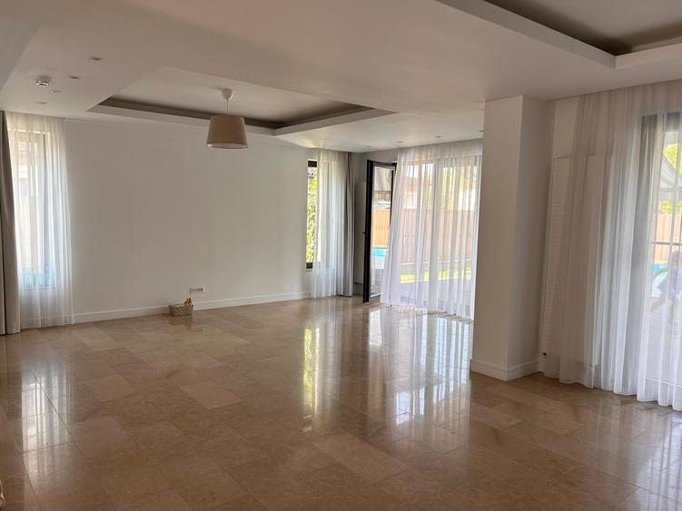 Duplex cu 8 camere cu Piscina în Pipera